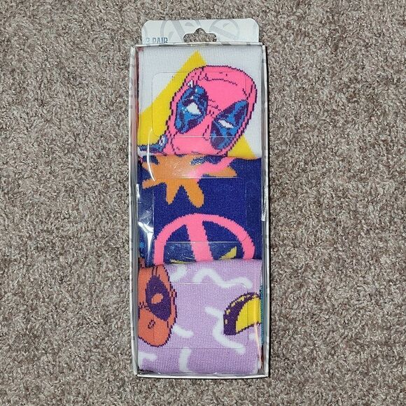 New Marvel Deadpool Crew Socks Bioworld - 3 Pack - Picture 2 of 4